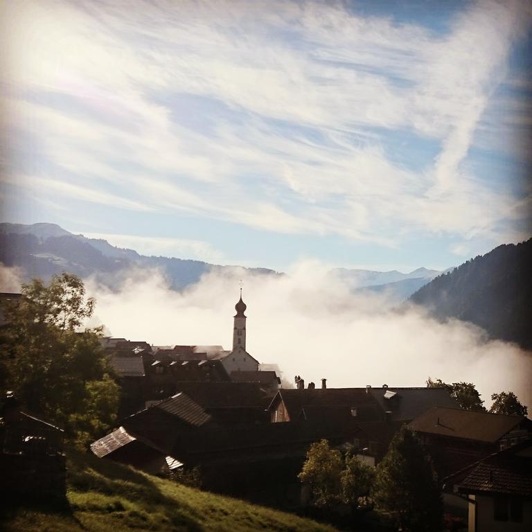Gaestehaus Alpina In Fanas Rom bilde